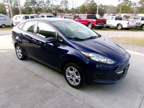 Used 2016 Ford Fiesta SE FWD image 3