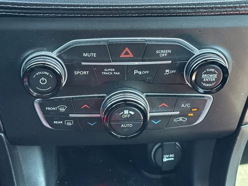 Used 2019 Dodge Charger R/T w/ Plus Group RWD image 21