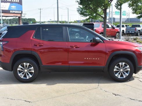 New 2027 Chevrolet Equinox LT FWD image 4