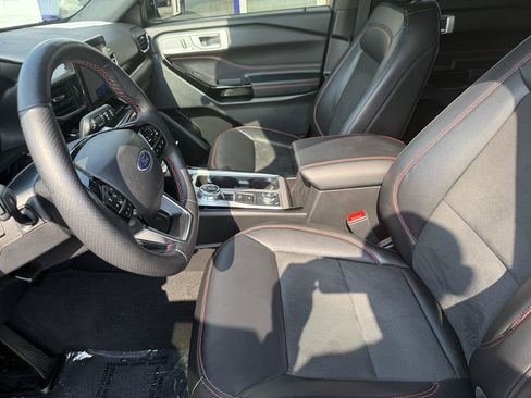 Used 2023 Ford Explorer ST-Line w/ Class IV Trailer Tow Package AWD/4WD image 14