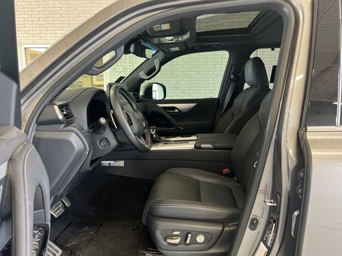 Used 2023 Lexus LX 600 F Sport w/ Accessory Package (Z1) AWD/4WD image 10