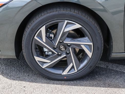New 2026 Hyundai Elantra Limited image 12