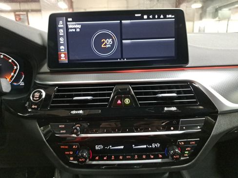 Used 2023 BMW M550i xDrive w/ Executive Package AWD/4WD image 21