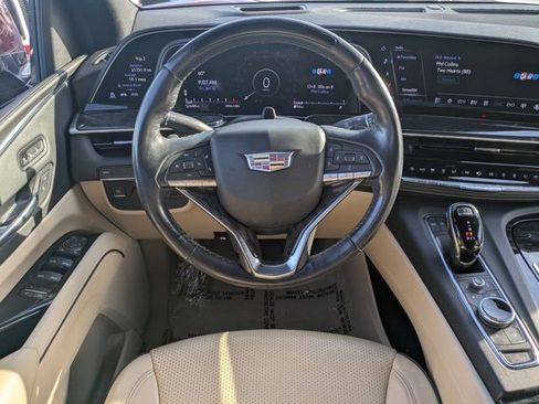Used 2022 Cadillac Escalade Premium Luxury image 13