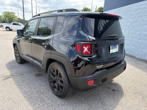 Used 2018 Jeep Renegade Altitude FWD image 3