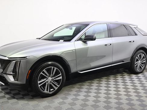 New 2026 Cadillac Lyriq Luxury AWD/4WD image 2