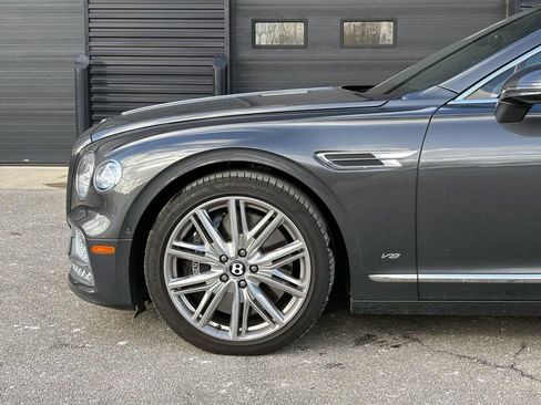 Used 2022 Bentley Flying Spur V8 image 6