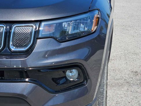 Used 2022 Jeep Compass Limited image 11