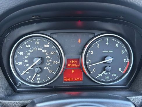 Used 2013 BMW 335i Convertible w/ M Sport Pkg RWD image 7
