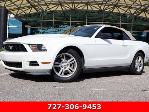 Used 2012 Ford Mustang Convertible image 1