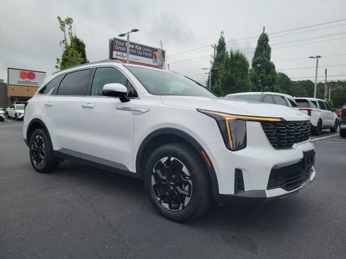 Certified 2024 Kia Sorento S AWD/4WD image 3