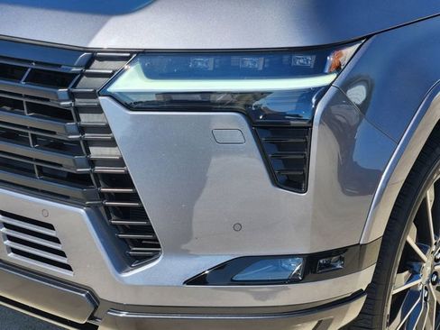 Used 2025 Lexus GX 550 w/ Cold Area Package AWD/4WD image 7