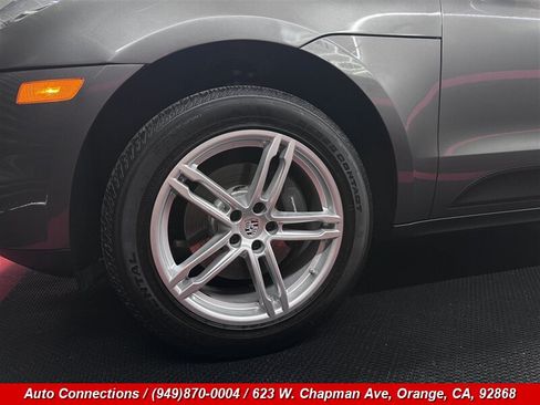 Used 2018 Porsche Macan AWD/4WD image 39