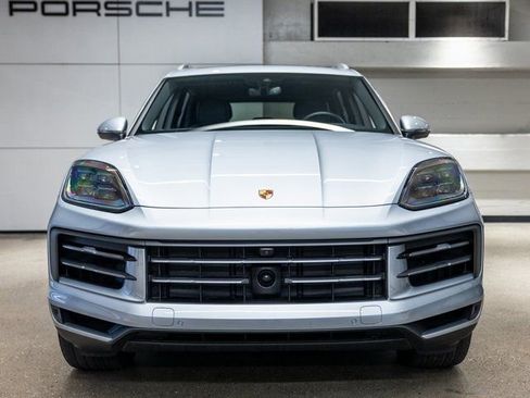 Certified 2025 Porsche Cayenne AWD/4WD image 11