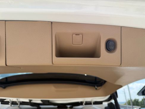 Used 2019 Cadillac Escalade Platinum image 47