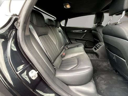 Used 2022 Maserati Quattroporte Modena RWD image 25