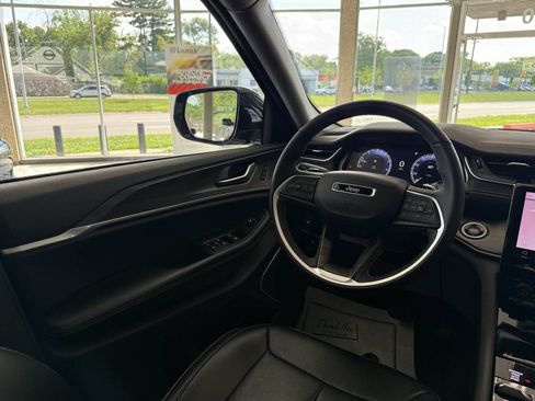 Used 2024 Jeep Grand Cherokee L Limited w/ Luxury Tech Group II AWD/4WD image 48