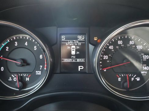 Used 2013 Jeep Grand Cherokee Trailhawk AWD/4WD image 33
