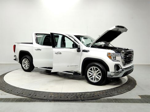 Used 2022 GMC Sierra 1500 SLT w/ SLT Premium Package image 9