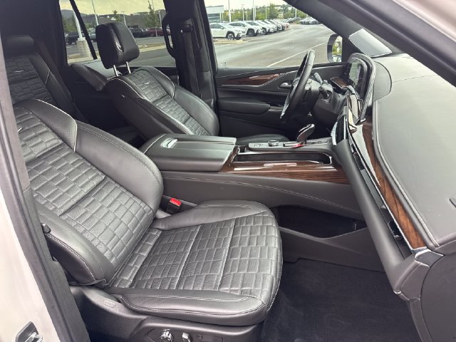 Used 2021 Cadillac Escalade Sport Platinum w/ LPO, ONYX Package AWD/4WD image 19