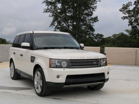 Used 2010 Land Rover Range Rover Sport Supercharged AWD/4WD image 38