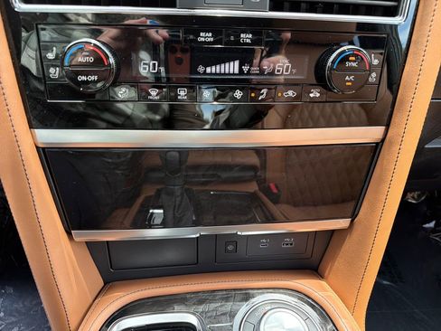 Used 2023 INFINITI QX80 Sensory w/ Cargo Package AWD/4WD image 29