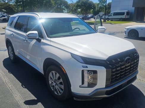 Used 2025 Hyundai Palisade SEL FWD image 2