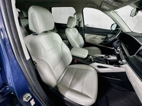 Used 2024 Kia Telluride S FWD image 32