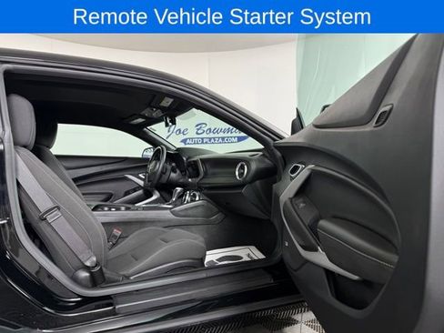 Used 2021 Chevrolet Camaro LT w/ Technology Package image 15
