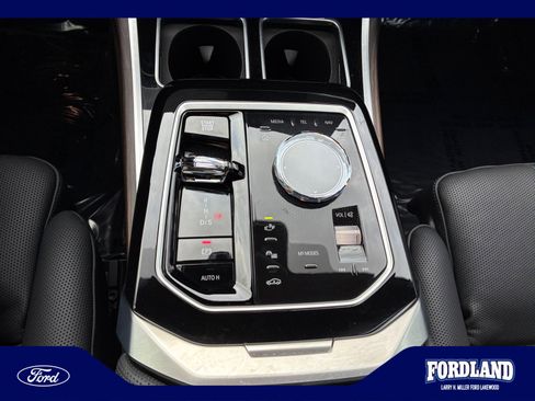 Used 2025 BMW 760i xDrive w/ Premium Package AWD/4WD image 31