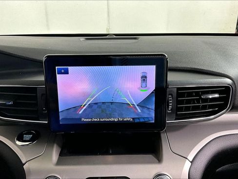 Used 2023 Ford Explorer XLT w/ Equipment Group 202A image 21