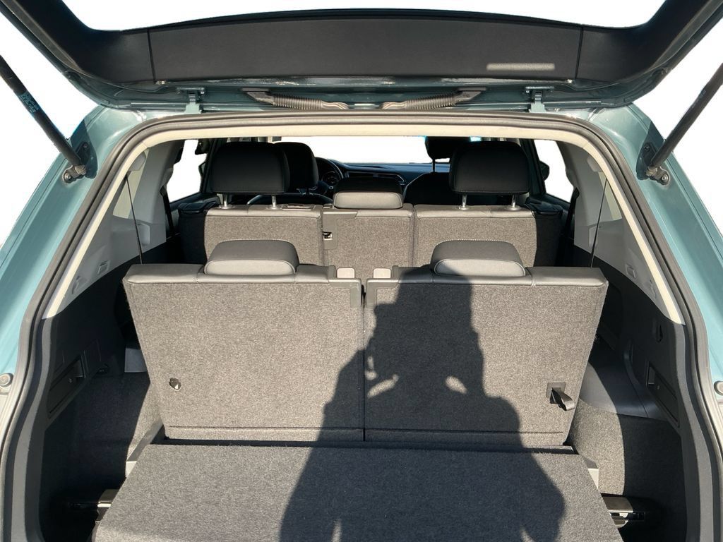 Used 2019 Volkswagen Tiguan SE FWD image 24