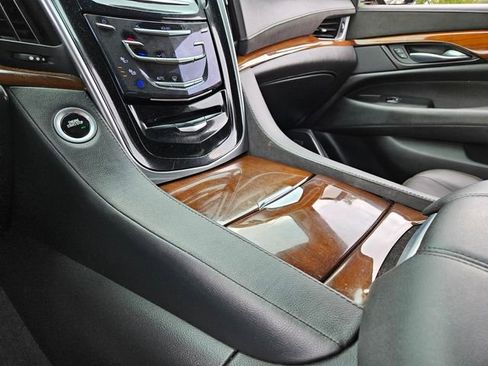 Used 2020 Cadillac Escalade Luxury w/ Escalade Sport Edition RWD image 23