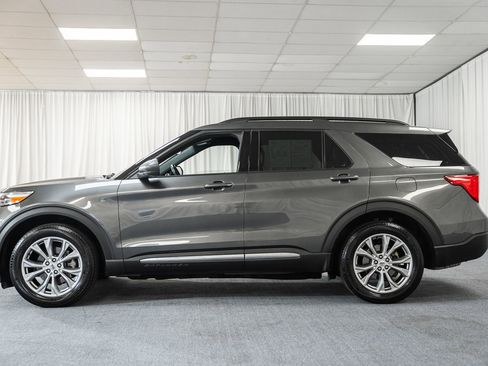 Certified 2020 Ford Explorer XLT w/ Equipment Group 202A AWD/4WD image 5