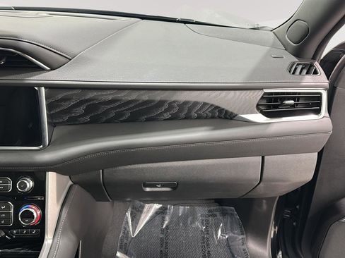 Used 2024 GMC Yukon XL Denali w/ Denali Reserve Package image 29