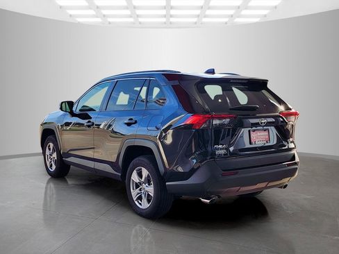 Used 2025 Toyota RAV4 XLE w/ Convenience Package FWD image 7