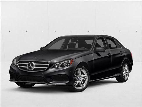 Used 2016 Mercedes-Benz E 350 4MATIC Sedan image 1