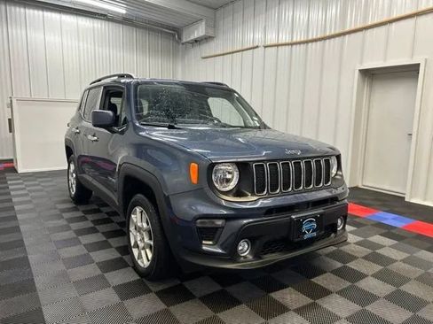 Used 2021 Jeep Renegade Latitude AWD/4WD image 3