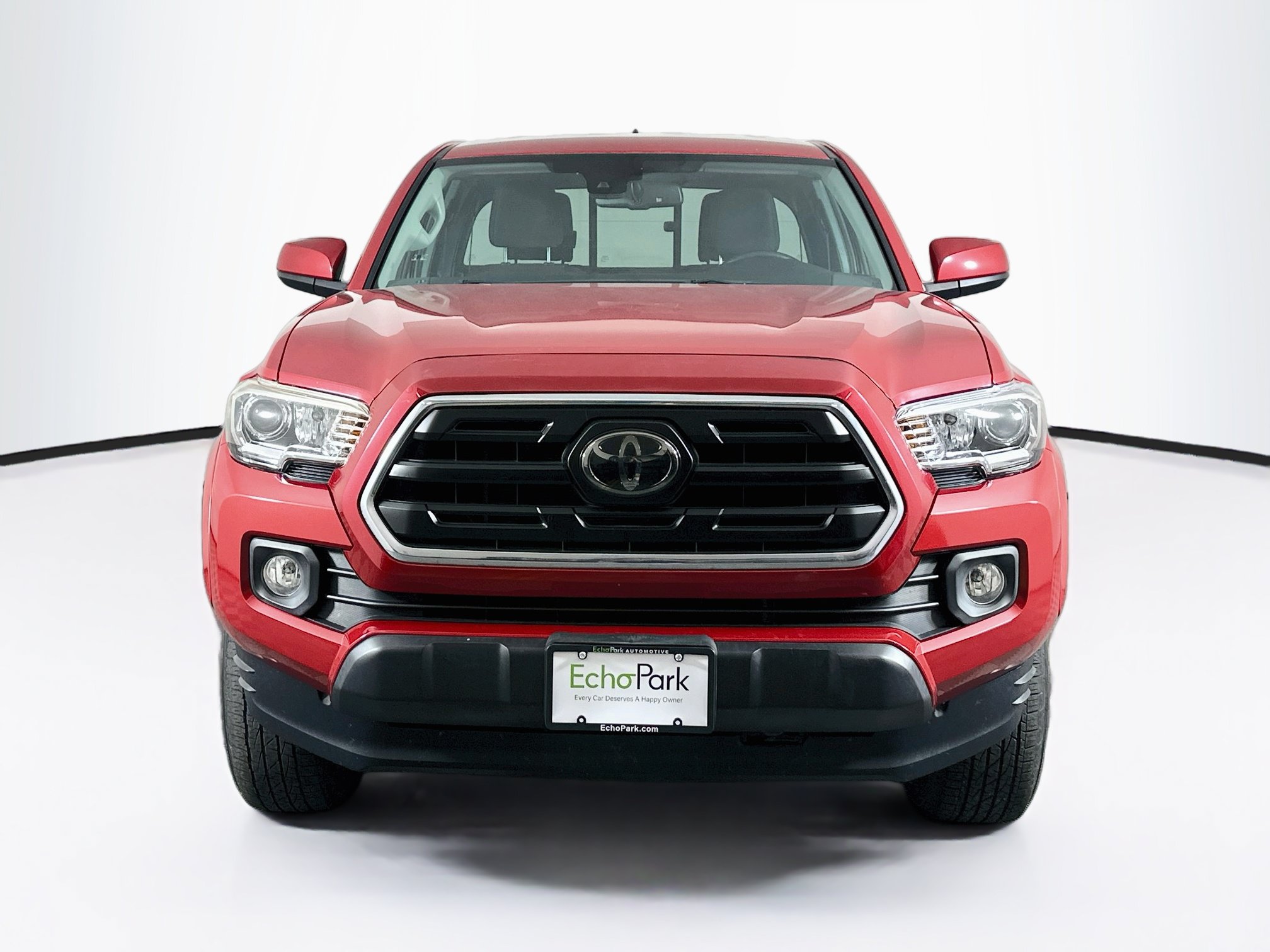 Used 2018 Toyota Tacoma SR5 RWD image 2