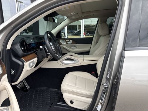 Used 2023 Mercedes-Benz GLS 450 4MATIC w/ AMG Line Exterior image 10