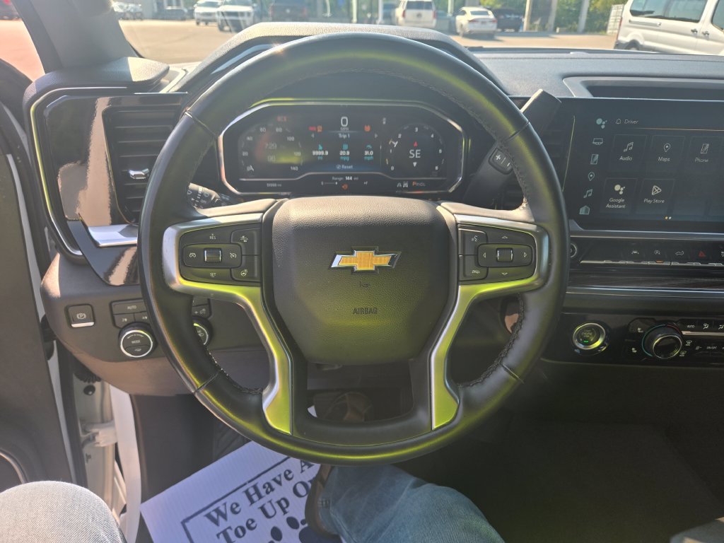 Used 2024 Chevrolet Silverado 1500 LT AWD/4WD image 10
