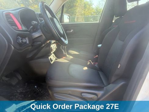 Used 2016 Jeep Renegade Trailhawk AWD/4WD image 10