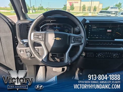Used 2025 Chevrolet Silverado 2500 LT w/ Convenience Package AWD/4WD image 13