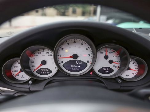 Used 2010 Porsche 911 Cabriolet image 19