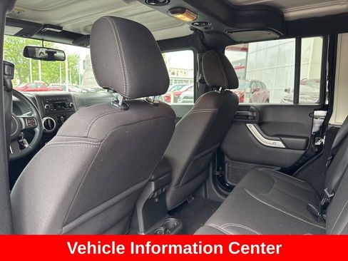 Used 2017 Jeep Wrangler Unlimited Sahara w/ Connectivity Group AWD/4WD image 17