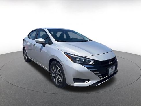 Used 2025 Nissan Versa SV FWD image 3