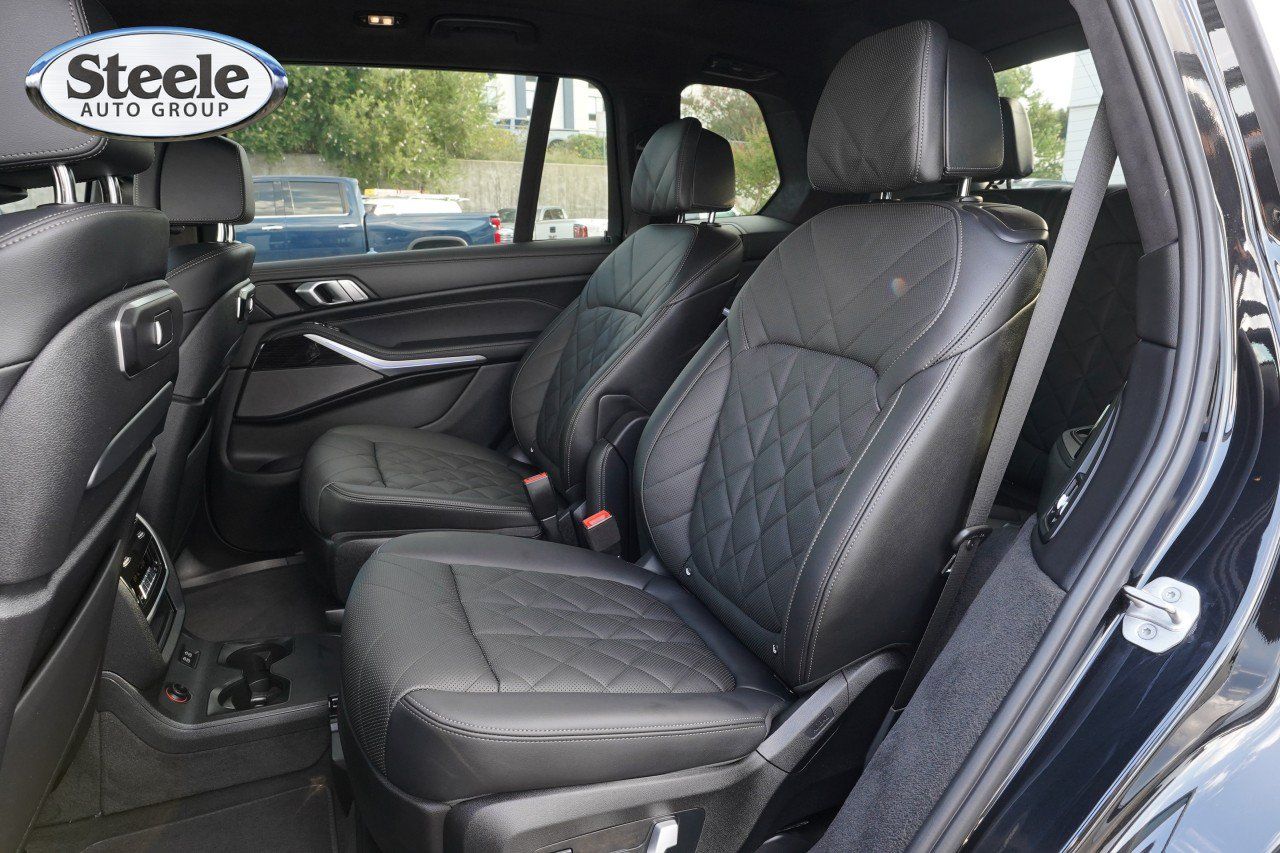 Used 2024 BMW X7 xDrive40i w/ M Sport Package AWD/4WD image 20