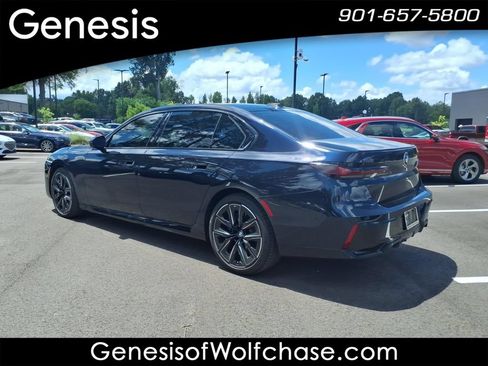 Used 2023 BMW 740i RWD image 3