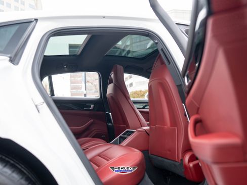 Used 2020 Porsche Panamera 4 w/ Premium Package image 19