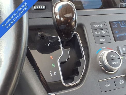 Used 2016 Toyota Sienna L image 22